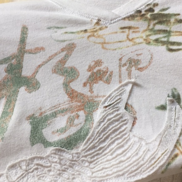 Lucky Brand VNeck/Fish appliqué/short/cap sleeves - Picture 8 of 8